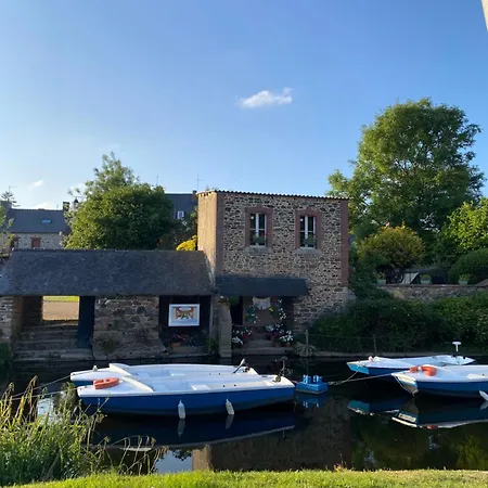 Authentique Lavoir Au Bord Du Trieux Pontrieux Exterior photo