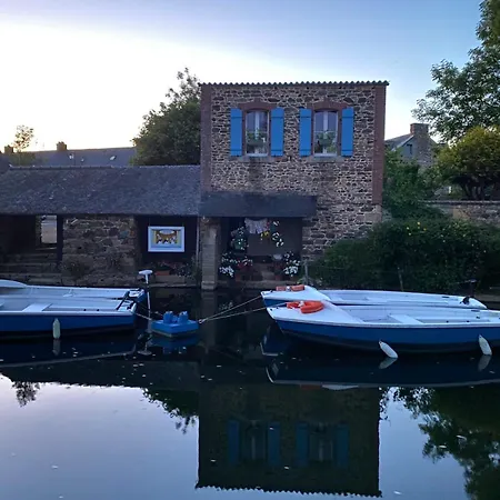 Authentique Lavoir Au Bord Du Trieux Pontrieux Exterior photo