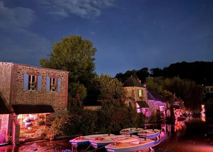 Authentique Lavoir Au Bord Du Trieux