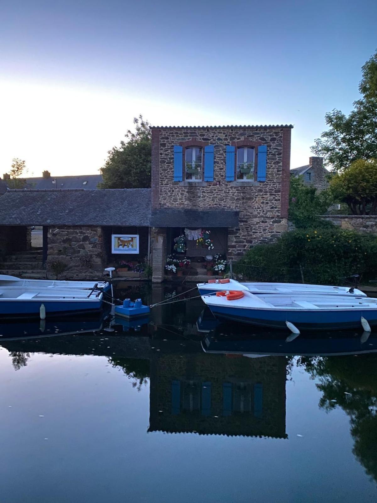 Authentique Lavoir Au Bord Du Trieux Pontrieux